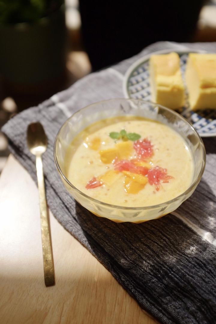 港式甜品——杨枝甘露(芒果西米露)附芒果花切法