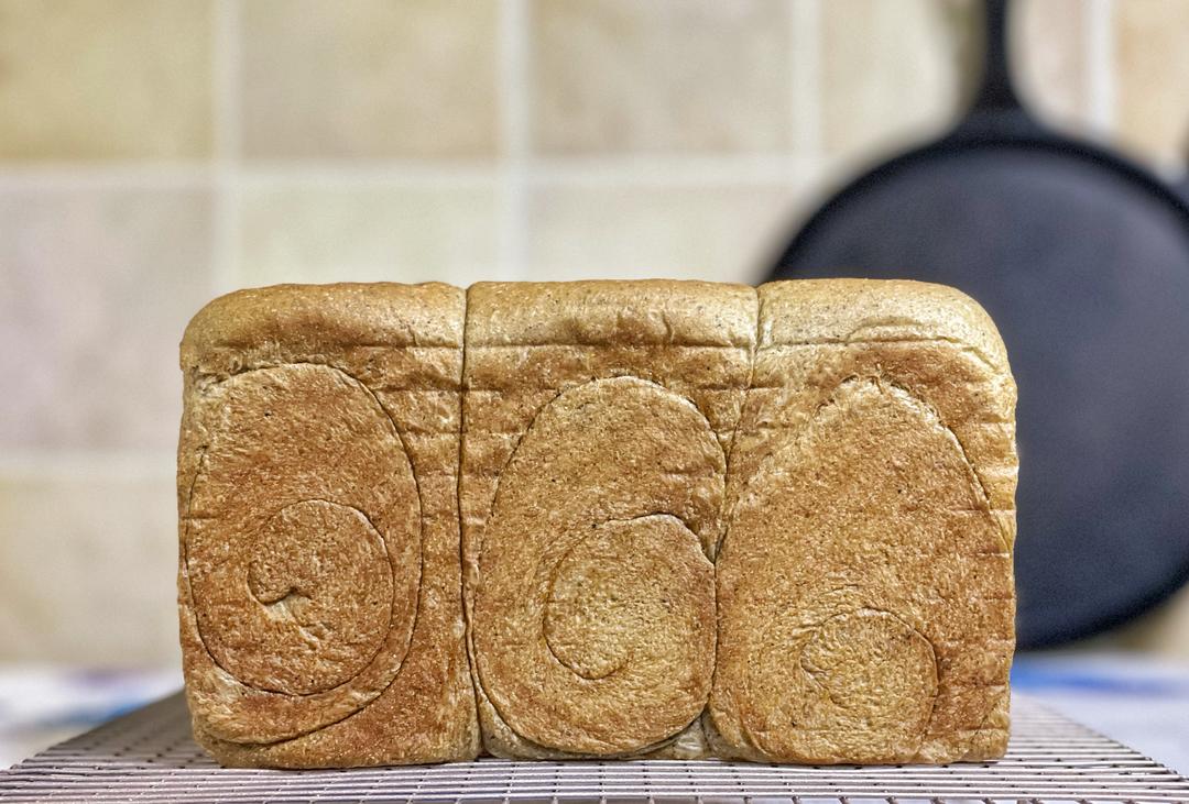 全麦黑芝麻吐司（直接法）的做法