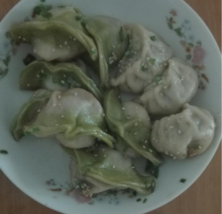 翡翠白玉白菜饺子详细版（附翡翠白玉白菜饺子包法，翡翠白玉饺子皮两种制法，面包机和面，翡翠白玉烧卖，各种馅料搭配）