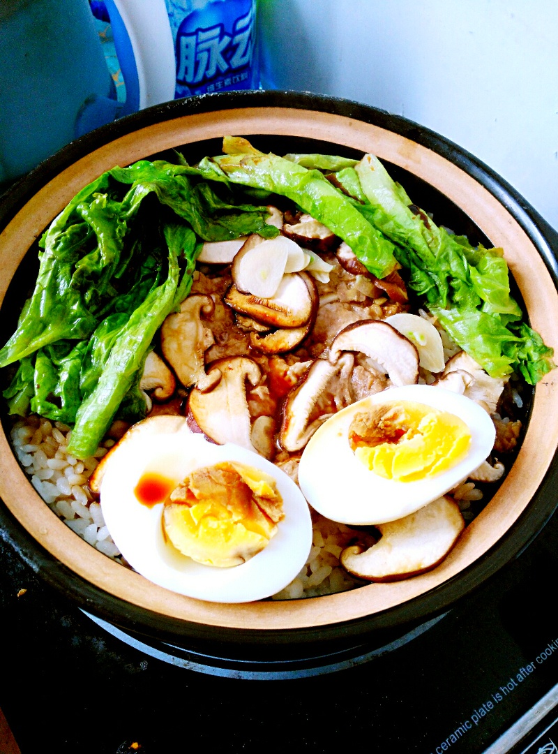 简单美味的腊肉煲仔饭（教你简单好吃的酱油汁）