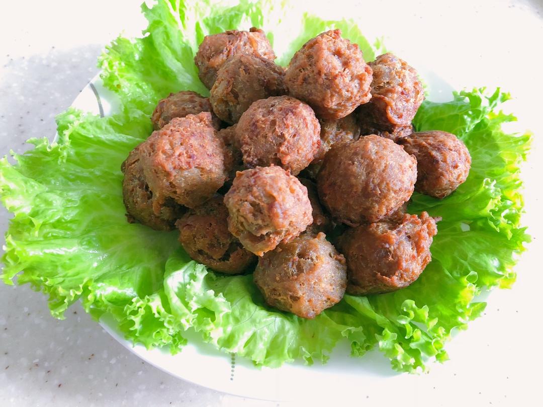 yohan宝儿做的年菜炸牛肉丸子