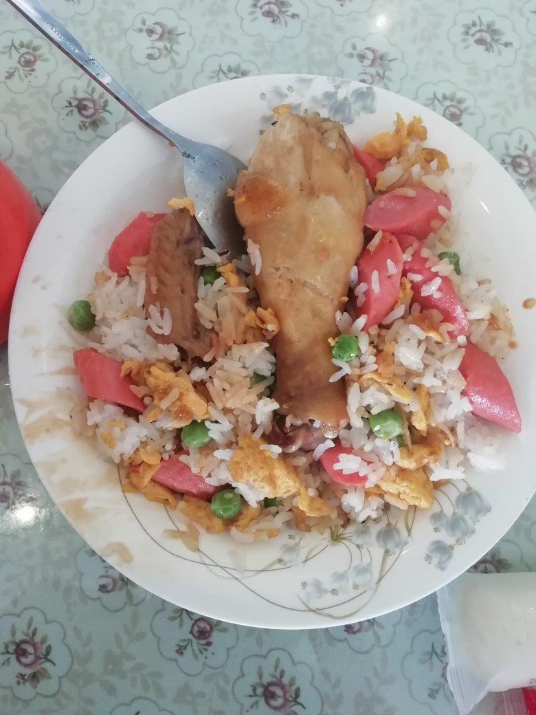 卤鸡腿饭