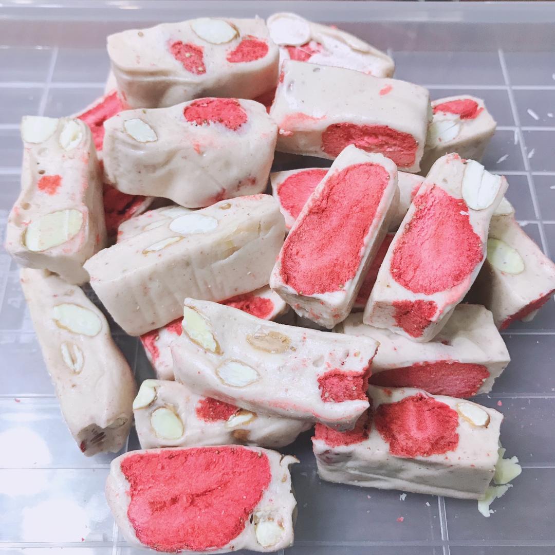 超好次的🍓草莓杏仁牛轧糖🍬