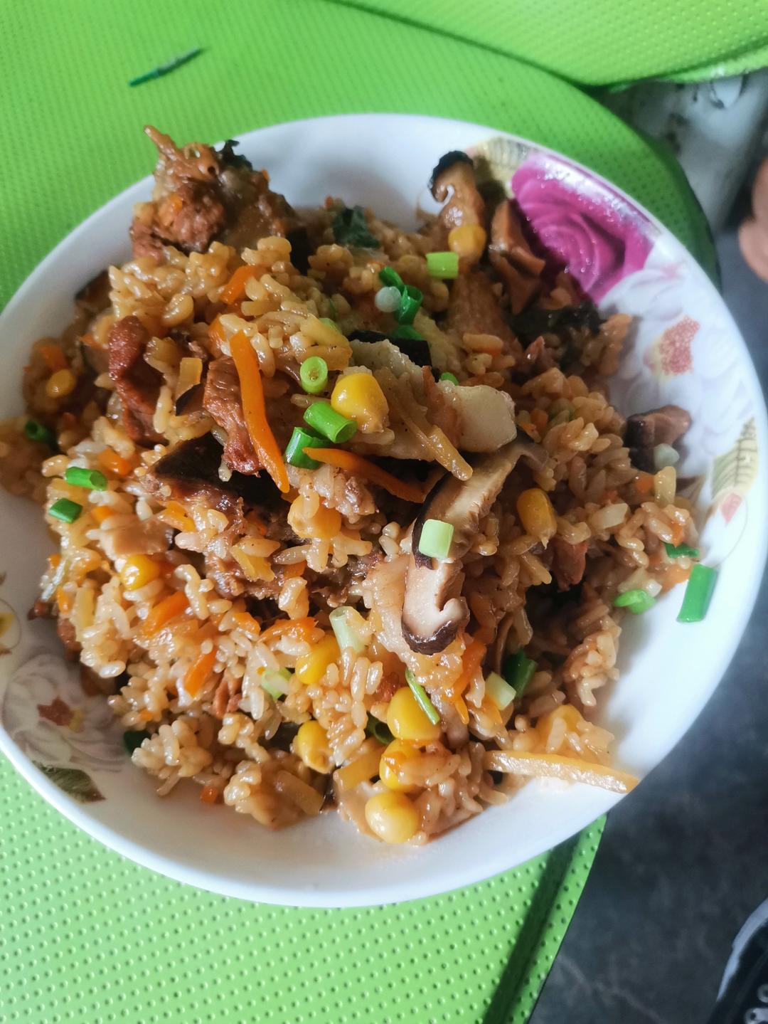 【排骨焖饭】