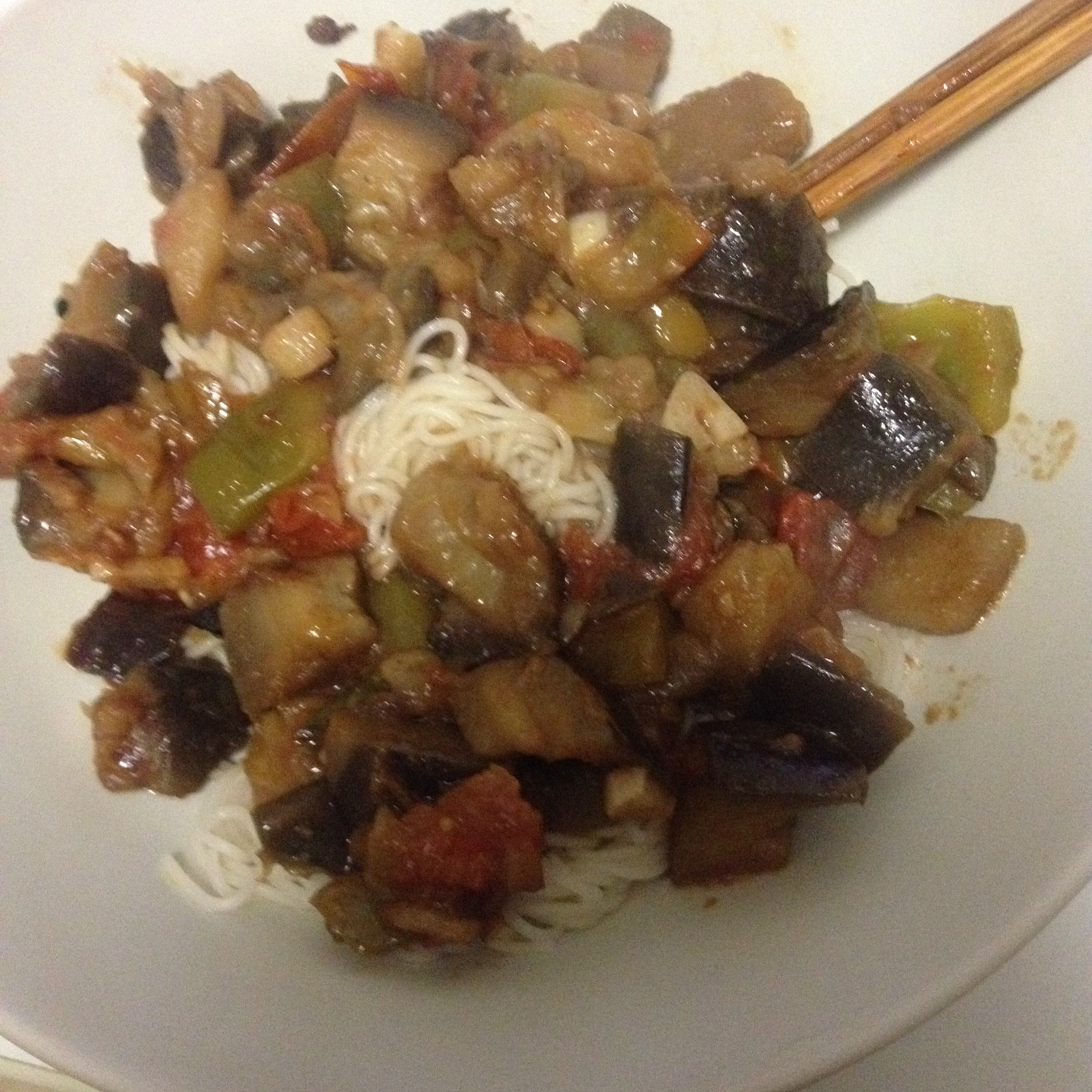 西红柿尖椒炒茄子