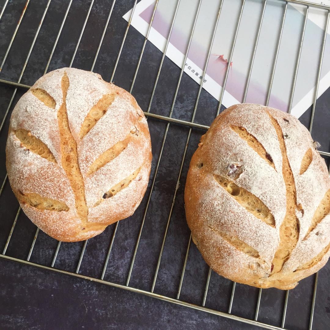 全麦蔓越莓核桃软欧包