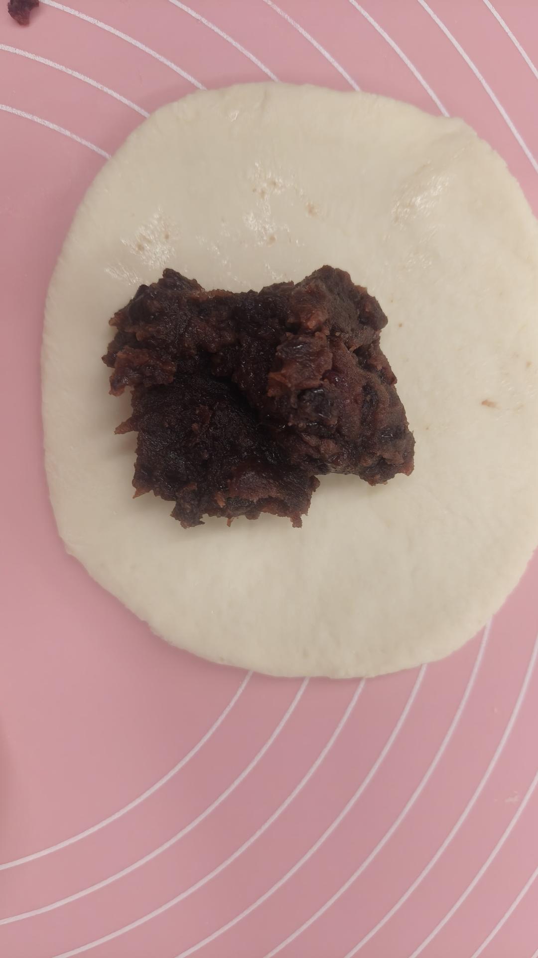 香甜软糯的豆沙包（东菱面包机和面，含豆沙制作方法）