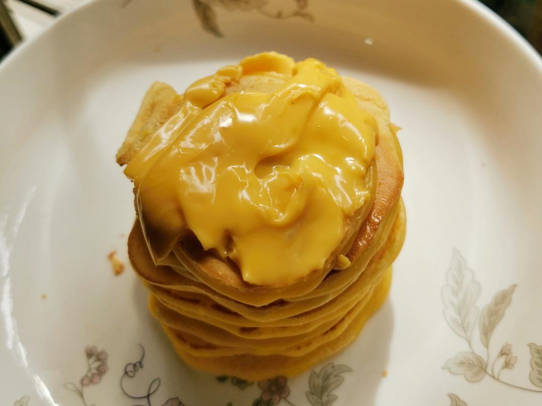 【减脂早餐】无油香蕉松饼（超简单）