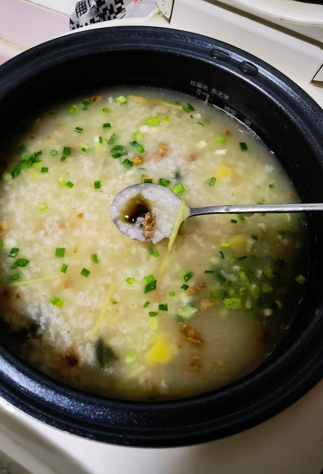 十五分钟快手之香滑皮蛋瘦肉粥(附五分钟电饭煲电压力锅更快捷方法)