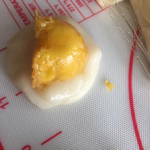 拉丝麻薯蛋黄酥（豆沙馅自制）的做法 步骤11