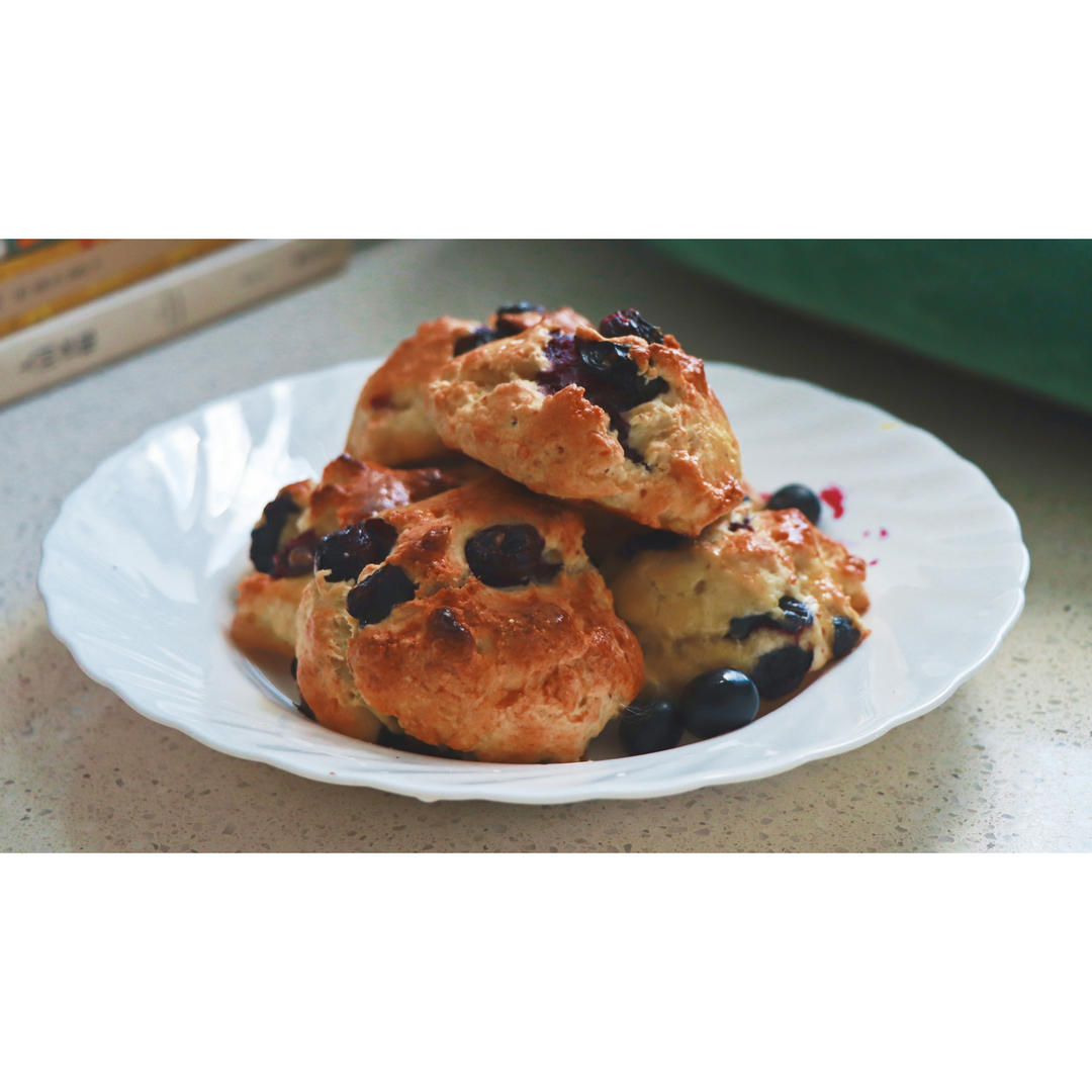 爆浆蓝莓司康Blueberry Explosion Scone