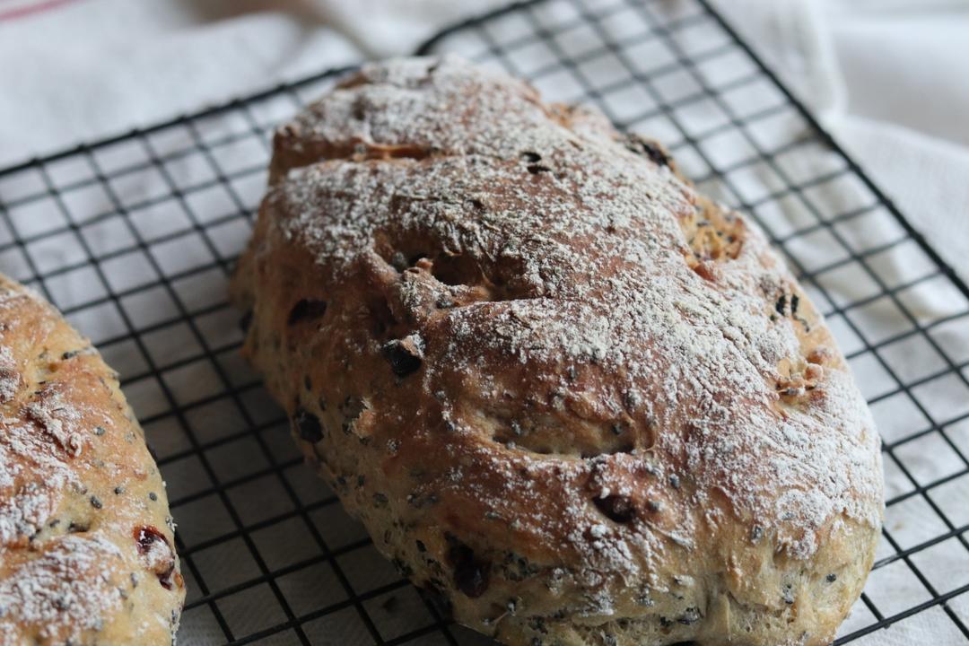 🥖黑芝麻蔓越莓面包｜无油糖无需揉面🉑