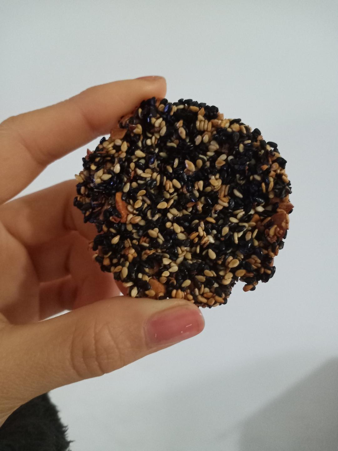 健康营养零食——芝麻核桃薄脆