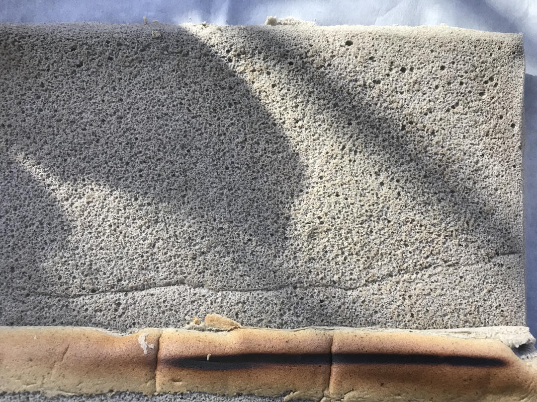 黑芝麻浮云卷-最好吃的蛋糕卷没有之一！(附原味配方)