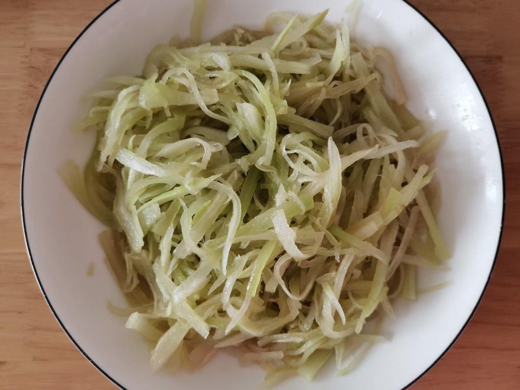 凉拌莴笋