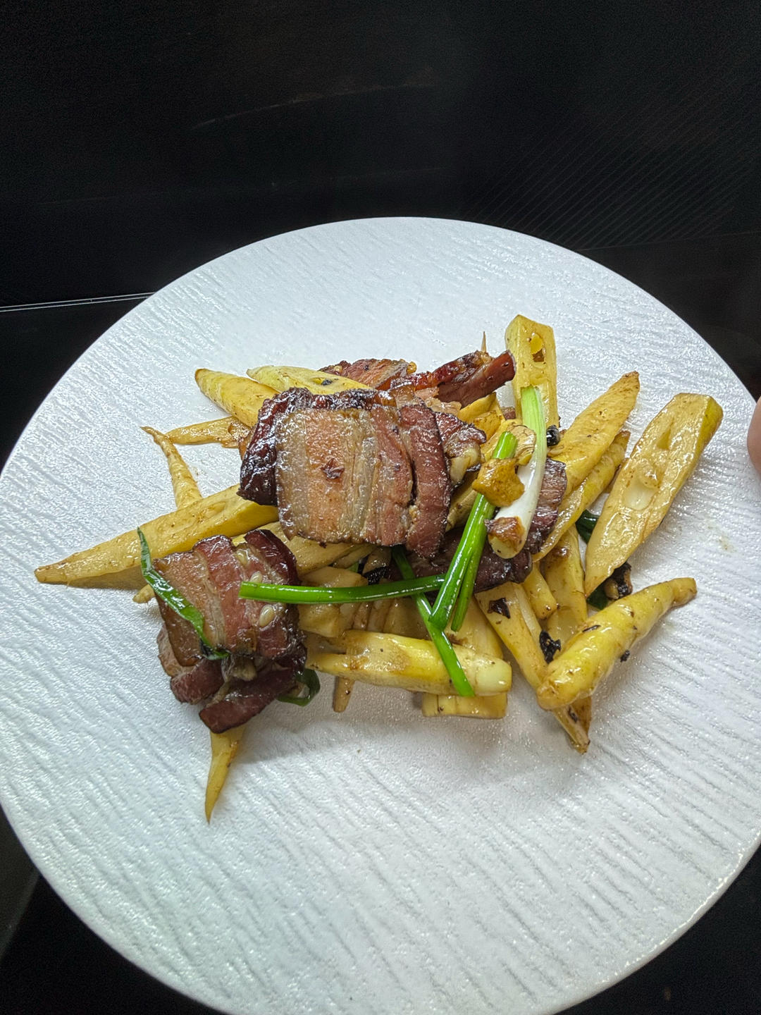 笋尖炒烟熏肉