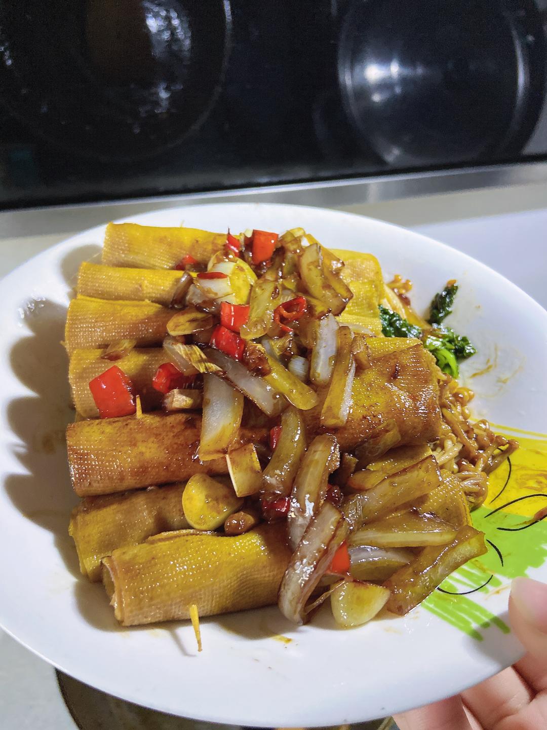 简单豆皮金针菇的做法