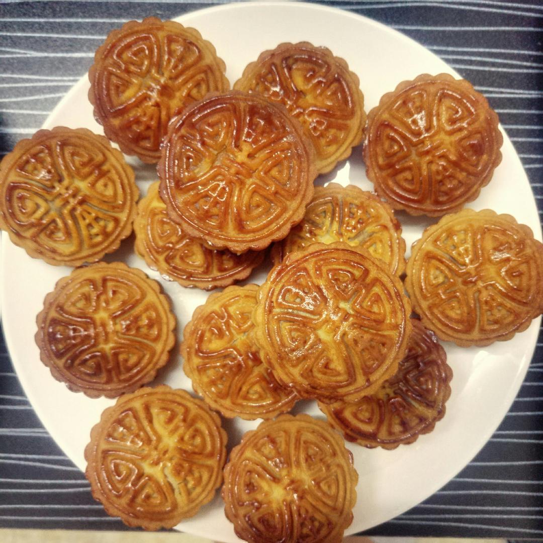 广式月饼——蛋黄莲蓉月饼