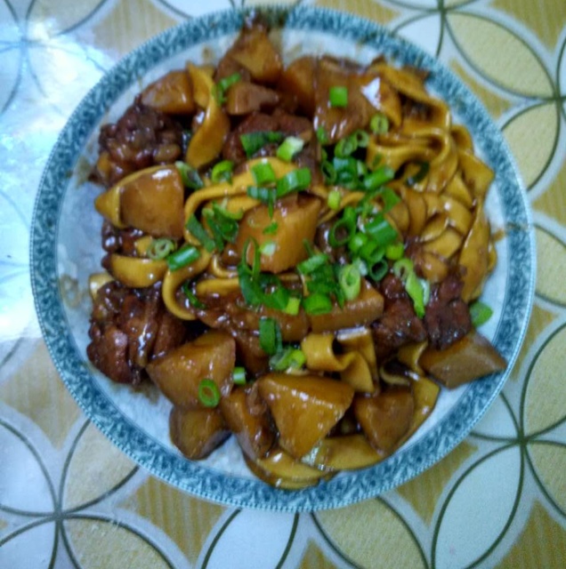 土豆粉条炖鸡腿