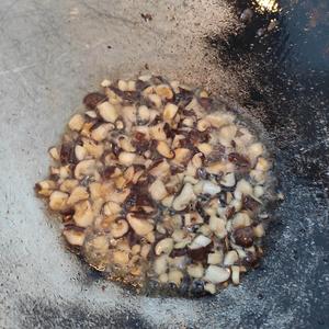 软塌塌白菜香菇猪肉蒸饺的做法 步骤7
