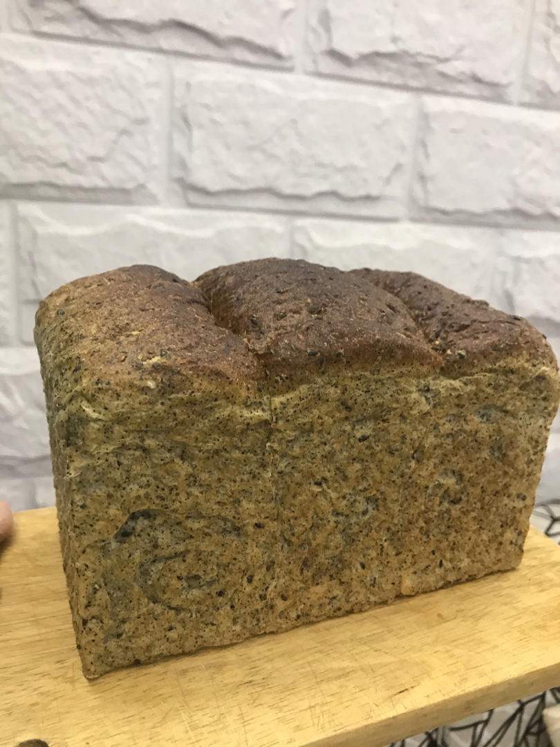 黑芝麻奇亚籽吐司