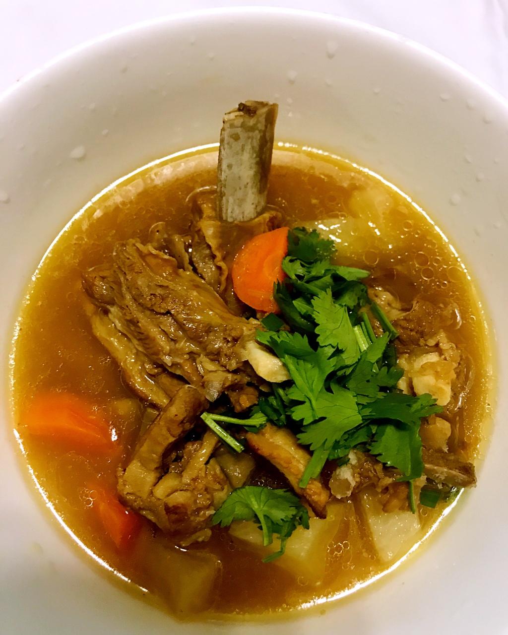 红烧羊肉萝卜煲