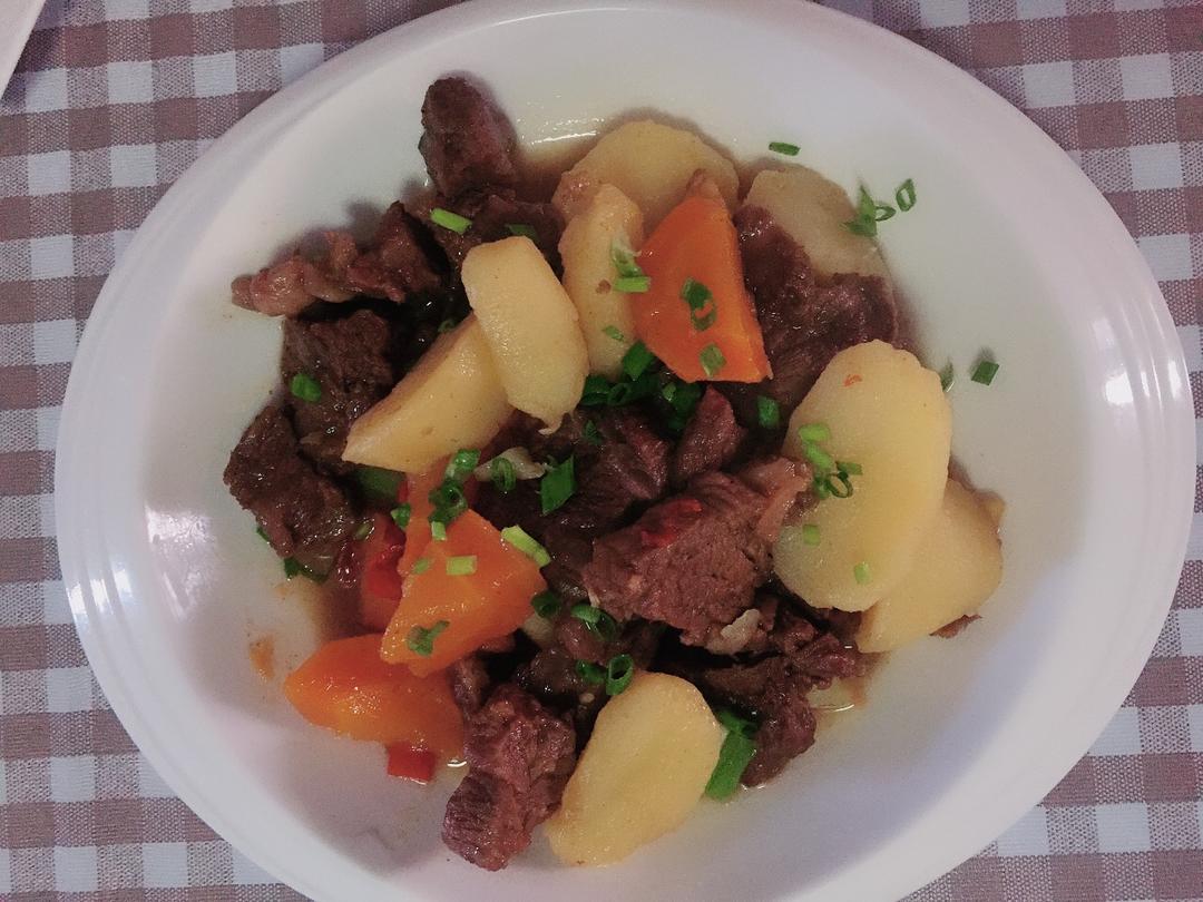 牛肉烧土豆