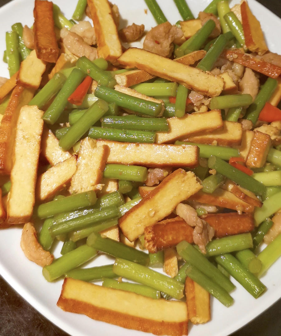 不喝孟婆汤0306做的五香蒜苔炒豆干