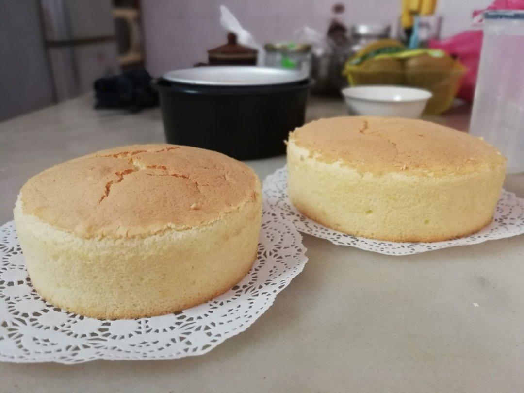 超简单完美戚风蛋糕（6寸2蛋）附打发、翻拌、脱模视频