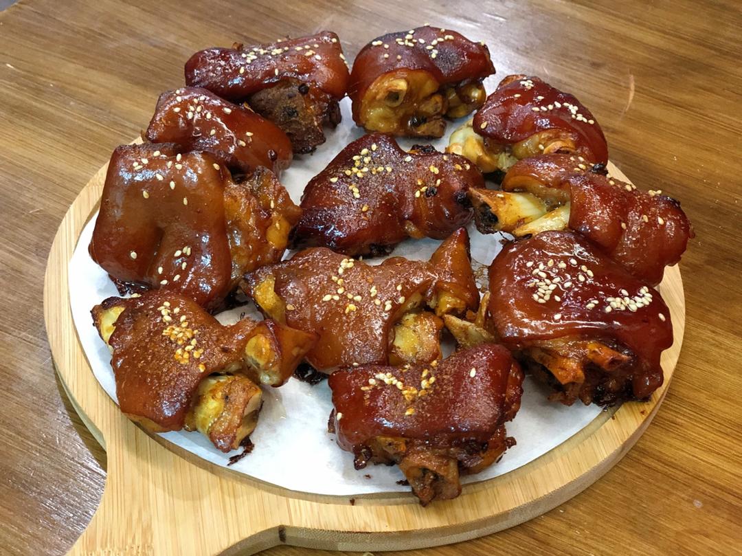 香酥烤猪蹄