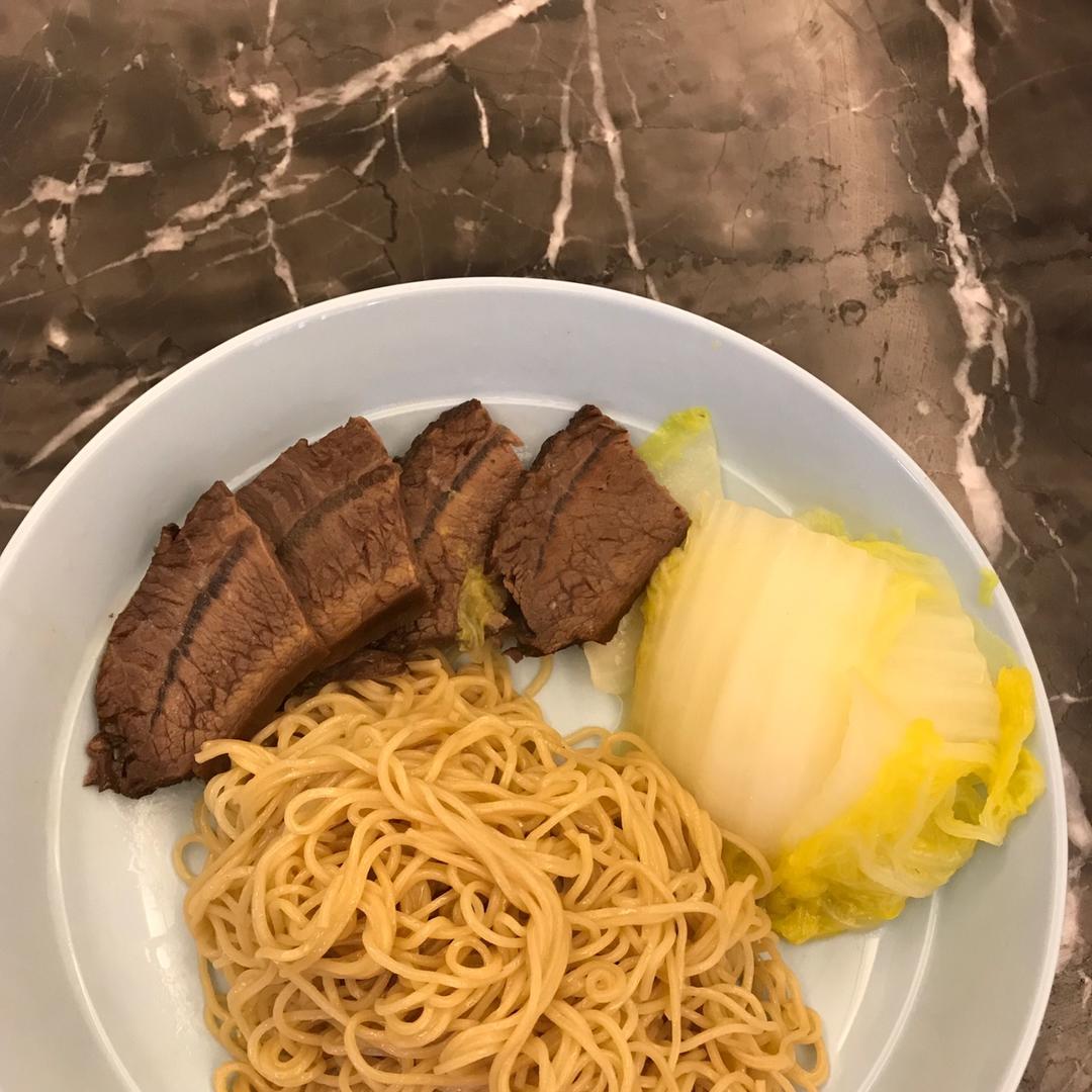 姓陈呢