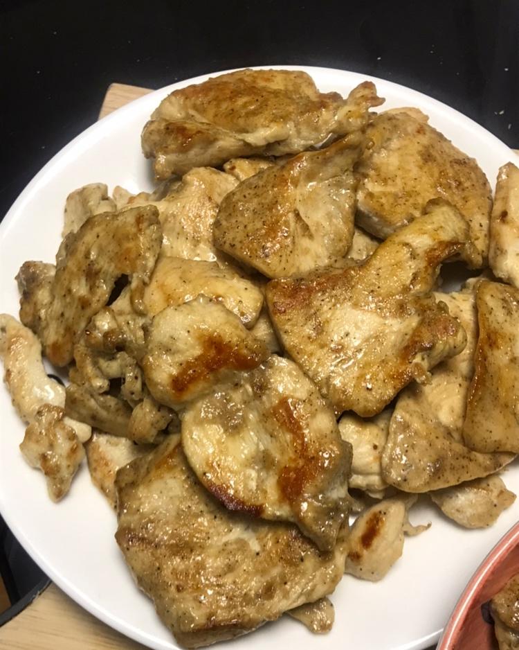 蚝油煎鸡胸肉（真的只要腌了就炒鸡嫩！（新增微波式