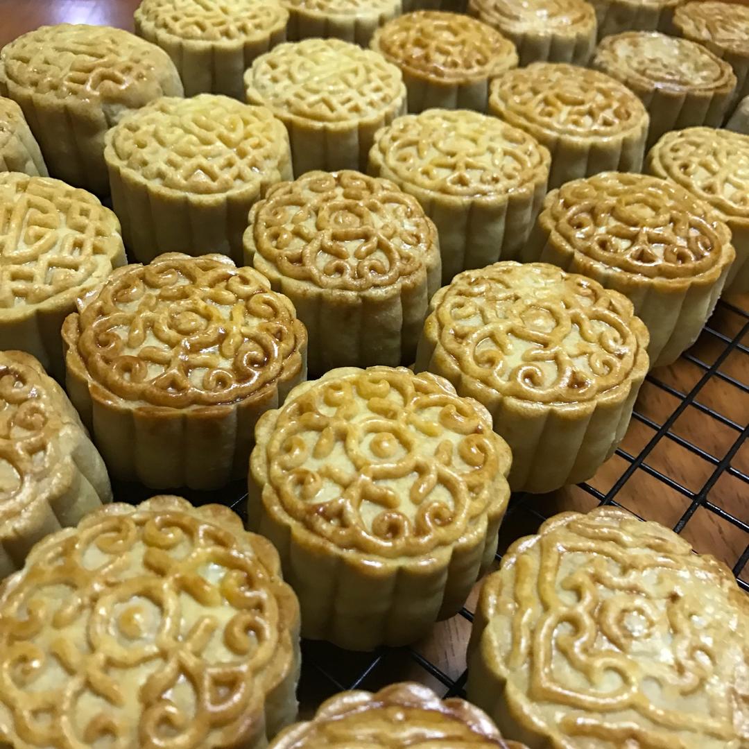 金沙奶黄月饼