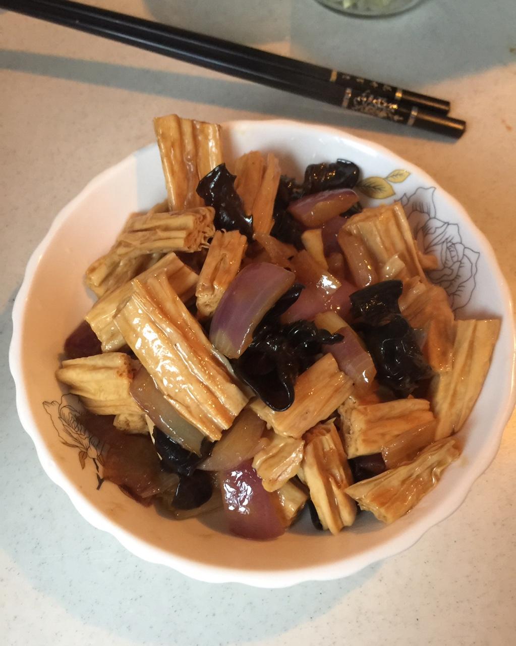 酱烧腐竹鲜蔬