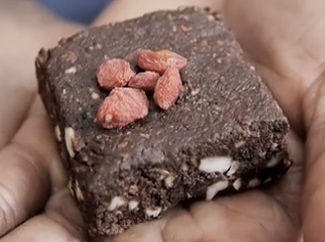 免烤素食布朗尼 No Bake Chocolate Brownies | Lorraine Pascale的做法