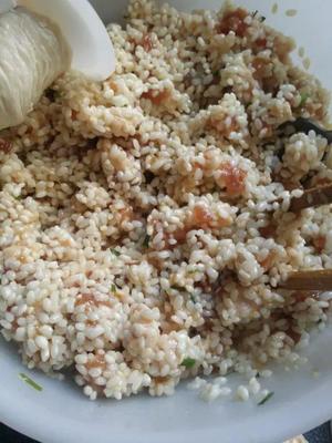 自制特色香糯蚝汁肉米肠的做法 步骤4