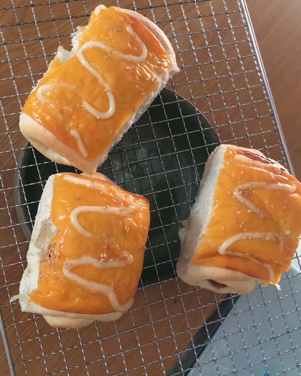 台式香肠面包卷