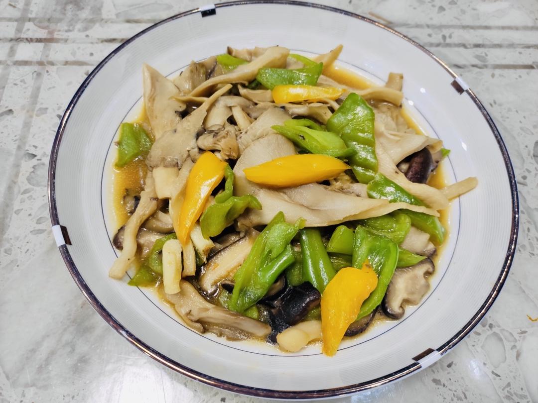 平菇青椒炒鸡蛋 好吃又营养的超快手家常菜
