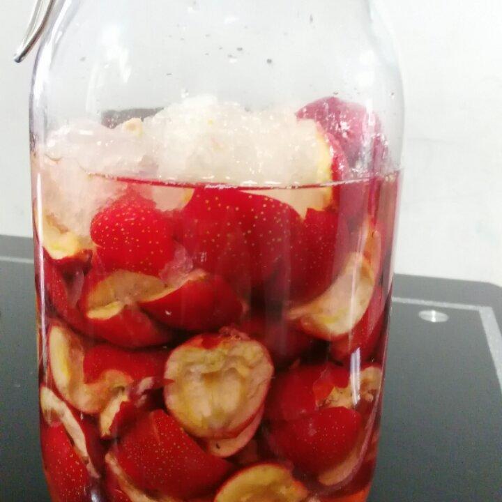 含果梅女做的山楂果醋