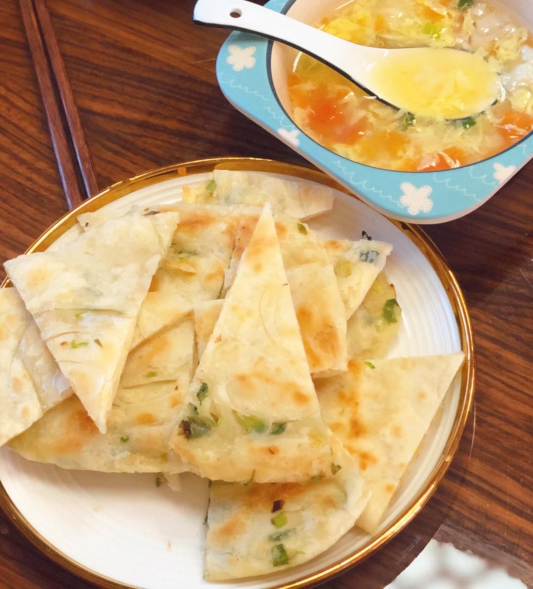 酥脆版葱油饼 看向往的生活也想吃葱油饼配香肠