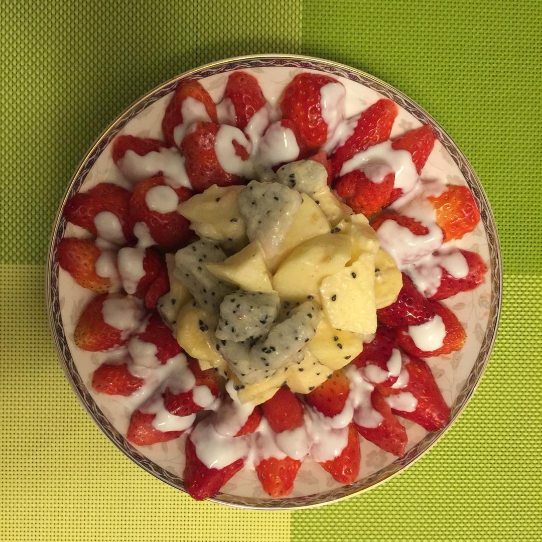 酸奶水果沙拉
