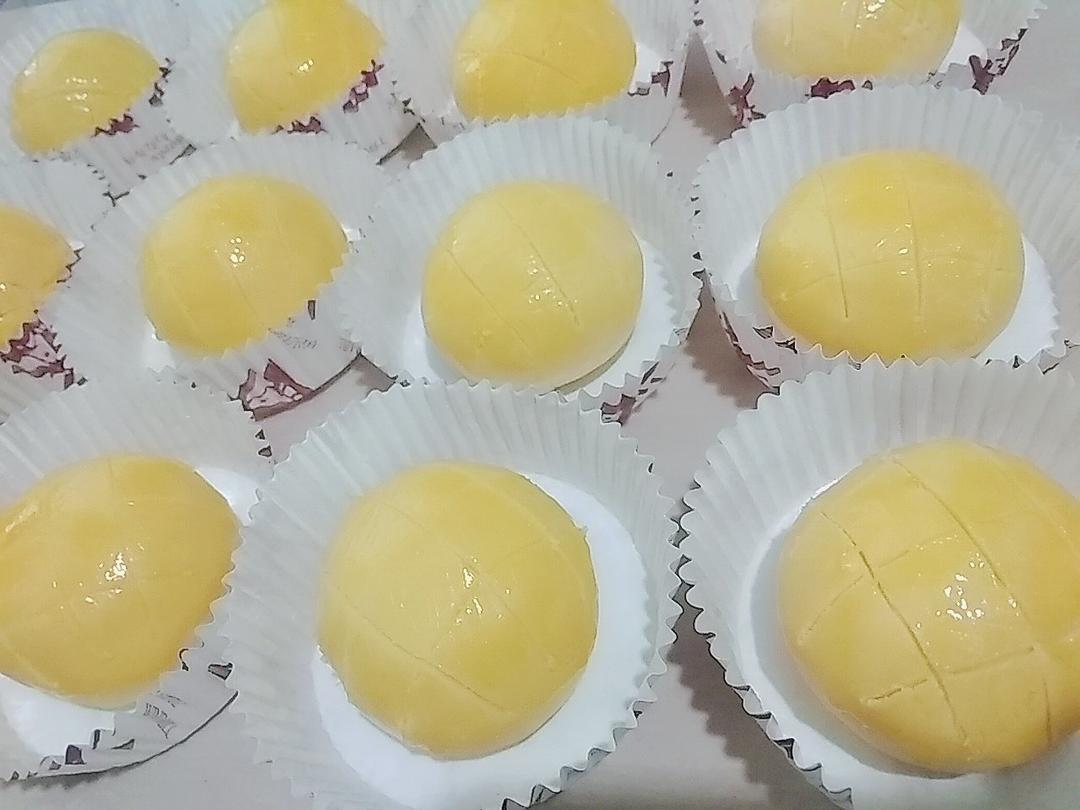 好吃到炸裂的港式菠萝包（附带制作酥皮的小视频）