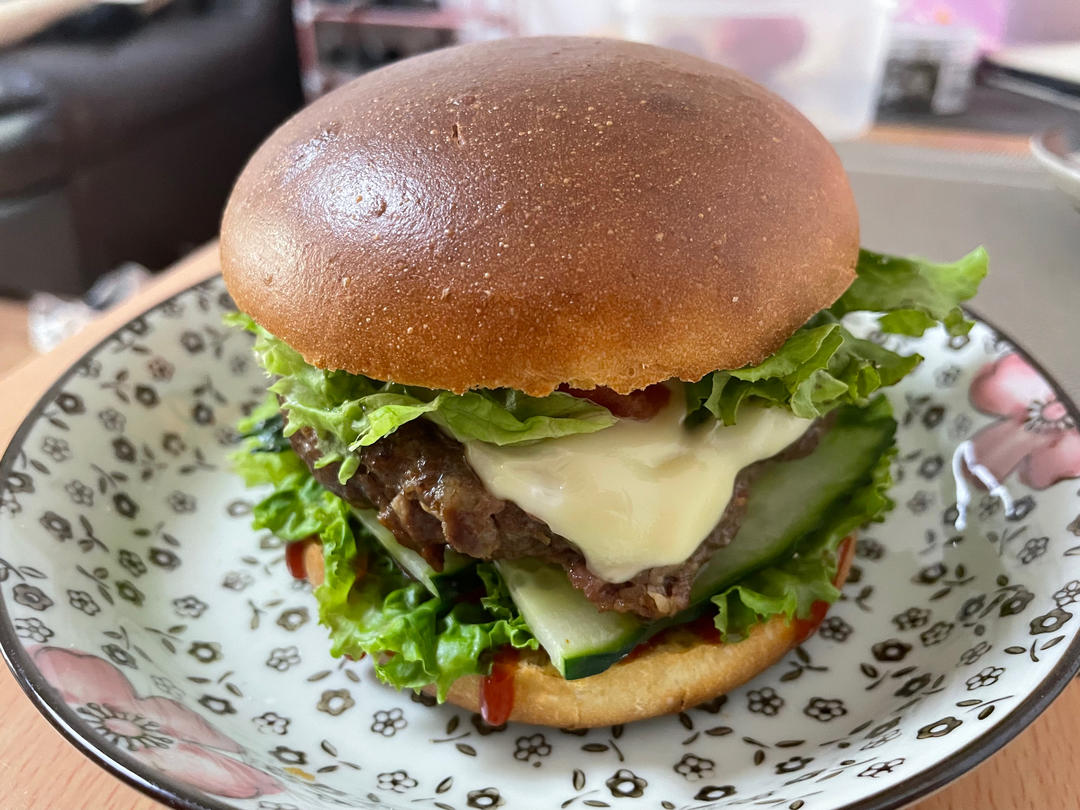 常备餐之好吃多汁的汉堡牛肉饼