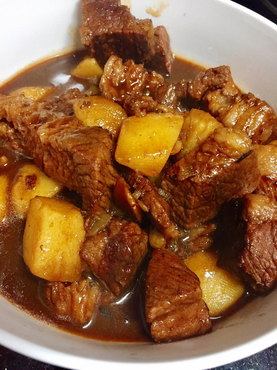 уúл˙做的红烧土豆牛腩