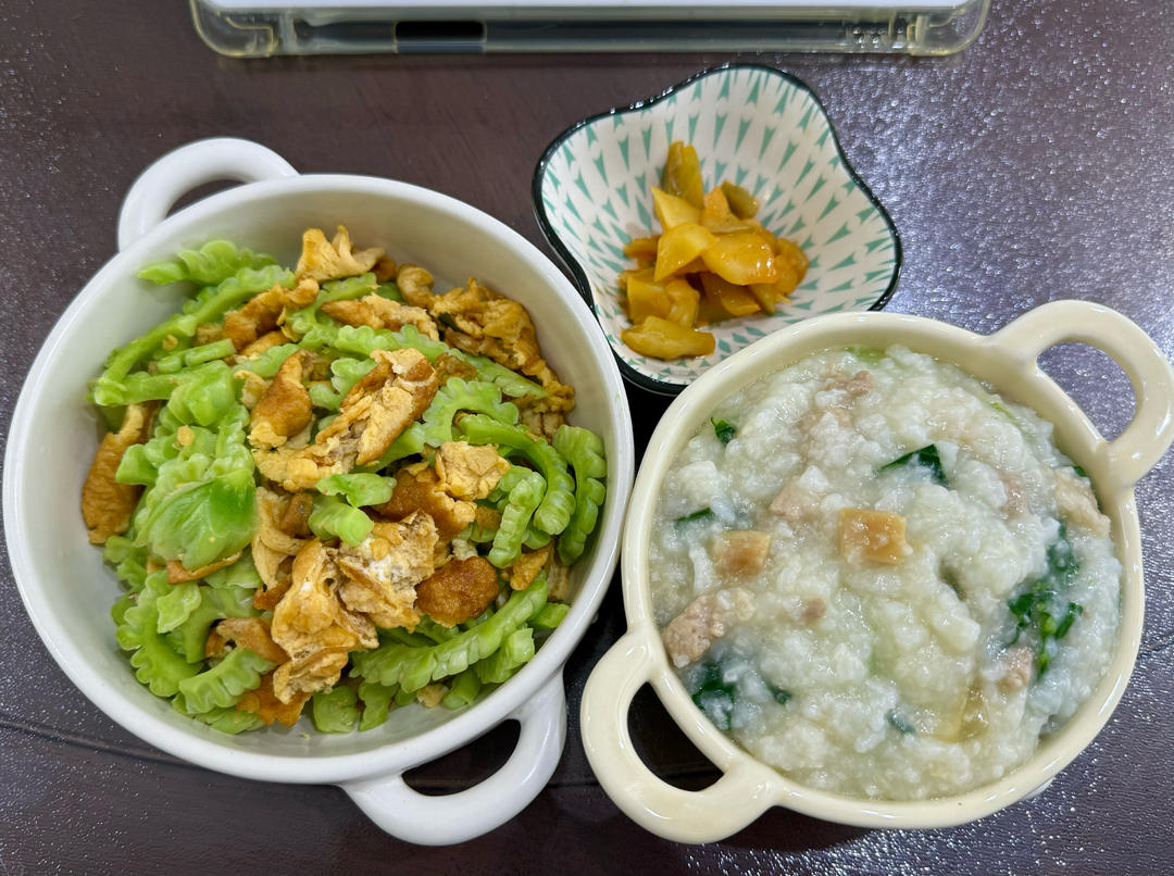 妈妈👩教我做的皮蛋瘦肉粥🥣简单快捷美味😋