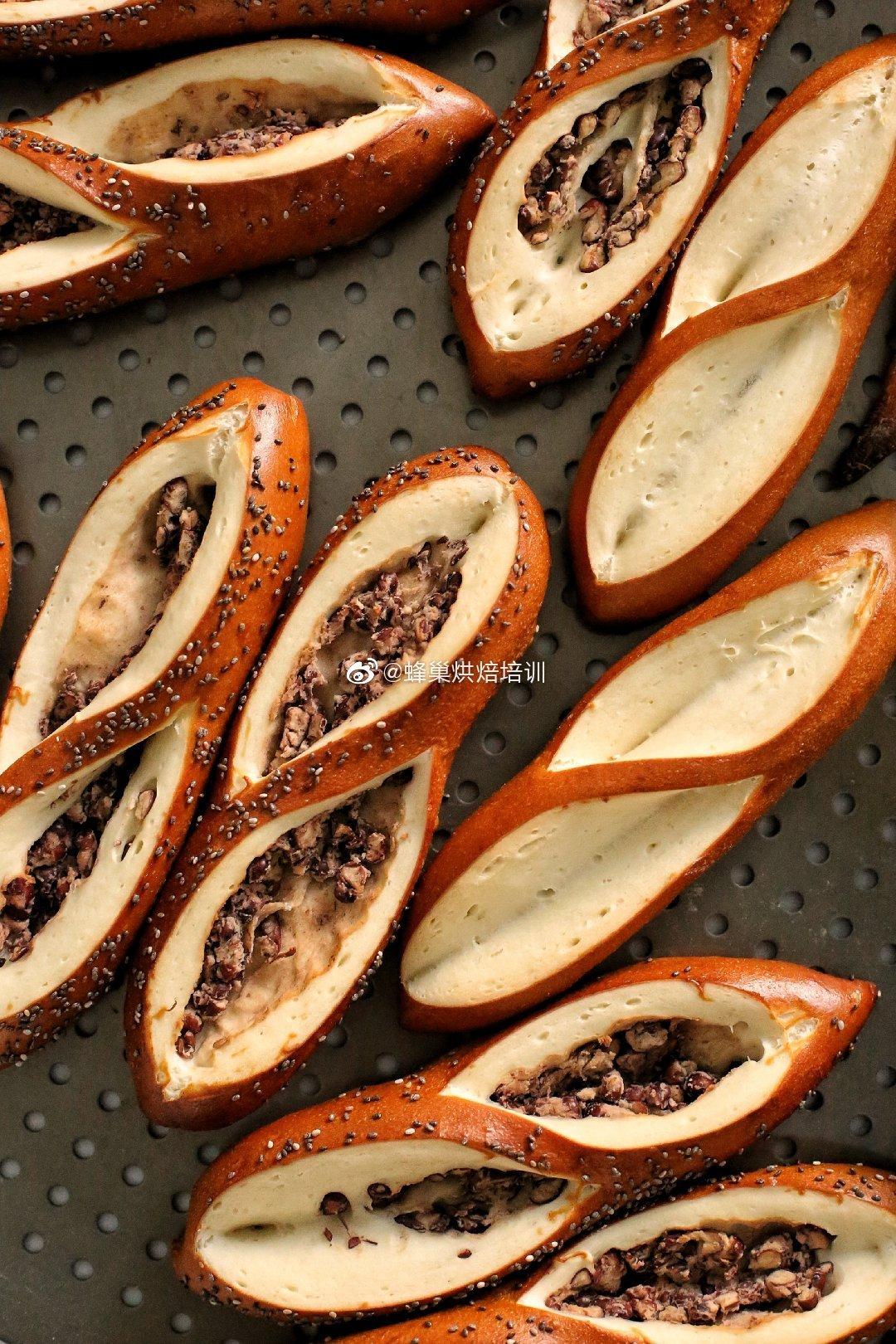 蜂农做的德国碱水面包普雷节中国结绣球红豆碱水棒五股辫六股辫碱水球