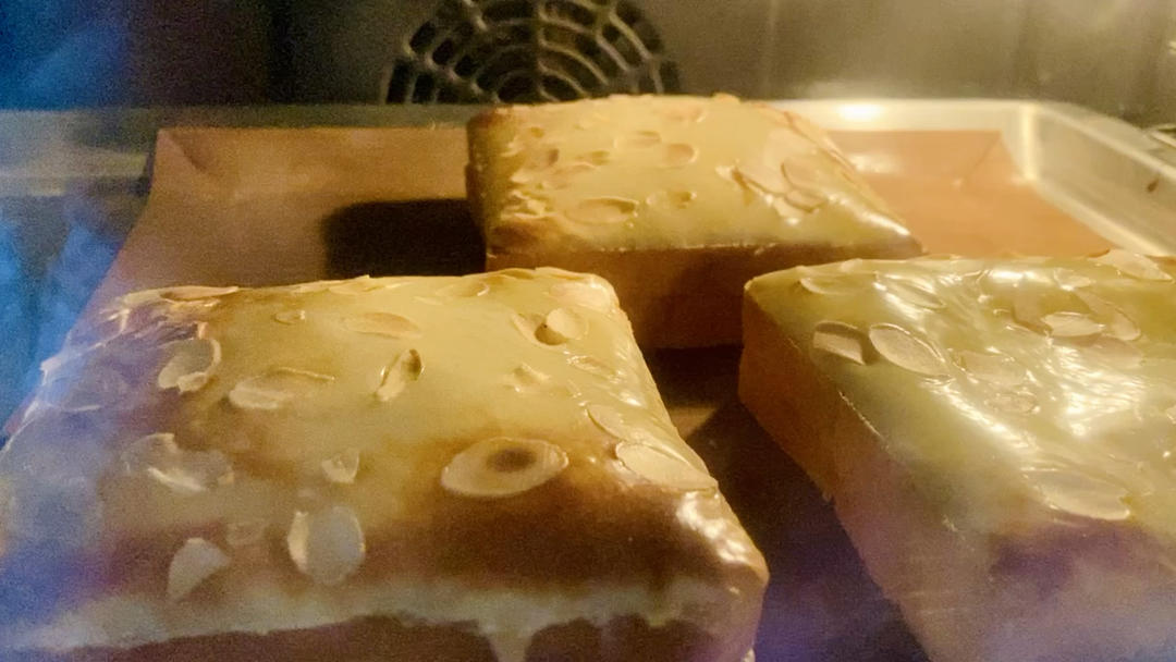 零失败快手岩烧乳酪(熔岩吐司)十分钟网红早餐，好吃哭