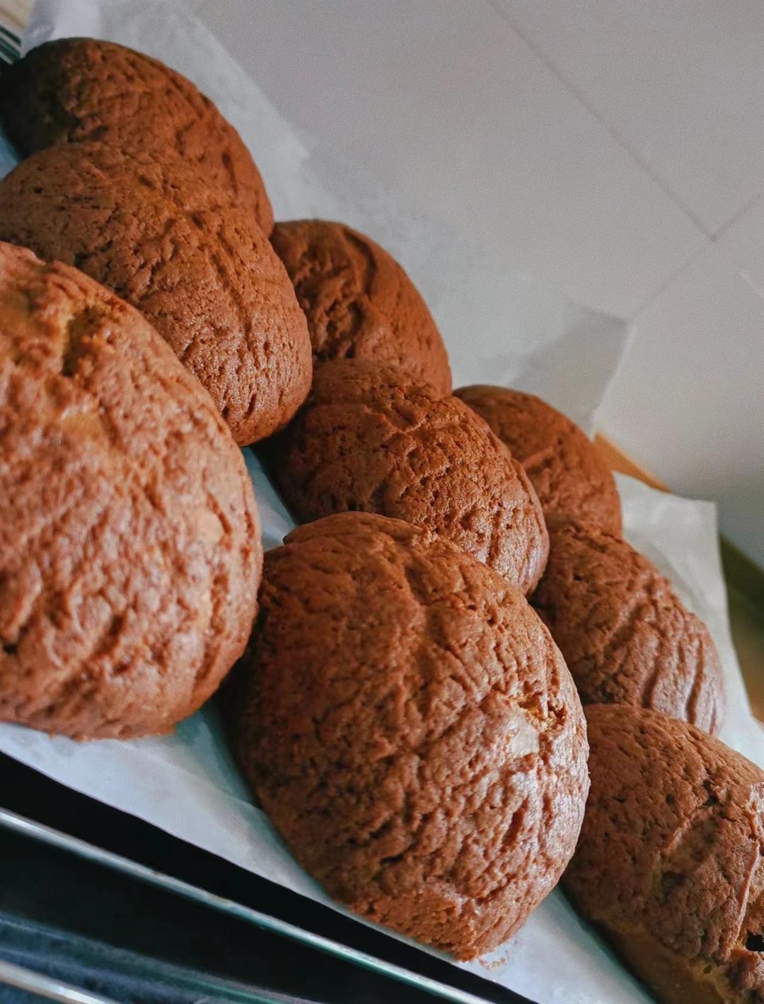 香到昏迷的－咖啡巧克力酥皮流心面包