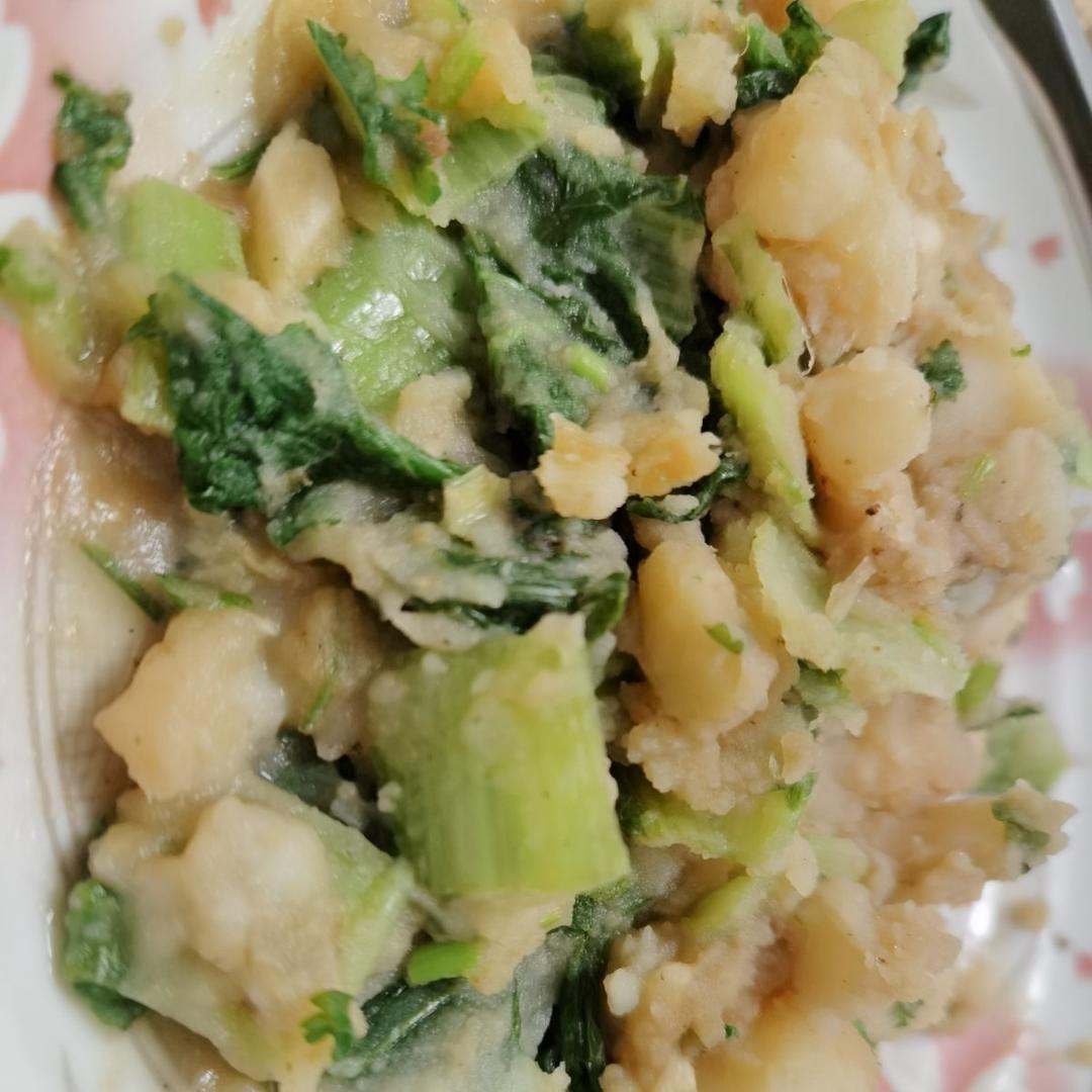 特色土豆烩小白菜