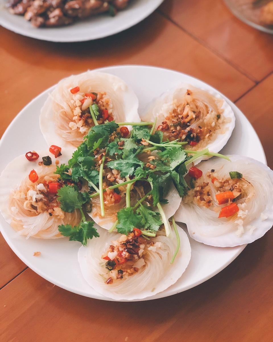 蒜蓉粉丝蒸扇贝粉丝入味有诀窍